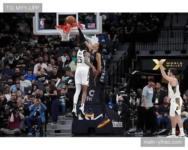 文班亚马22投16中狂砍41分18篮板3盖帽统治勇士内线